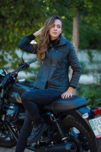 Versatilidad de la cazadora perfecta