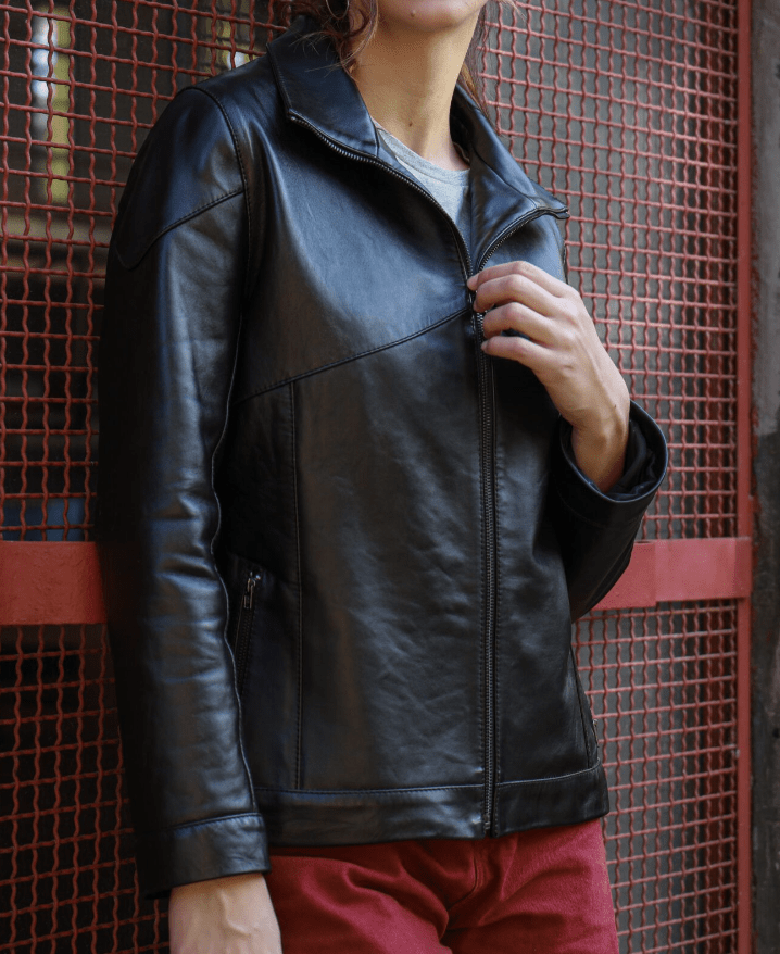 chaqueta de cuero minimalista